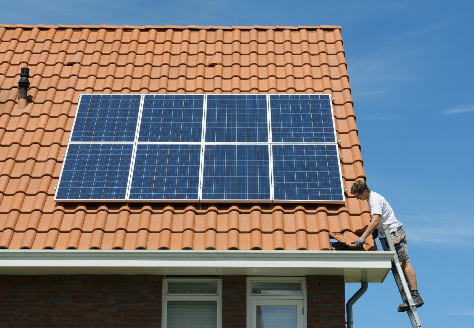 Installation de panneau solaire, Jura : entretien photovoltaïque