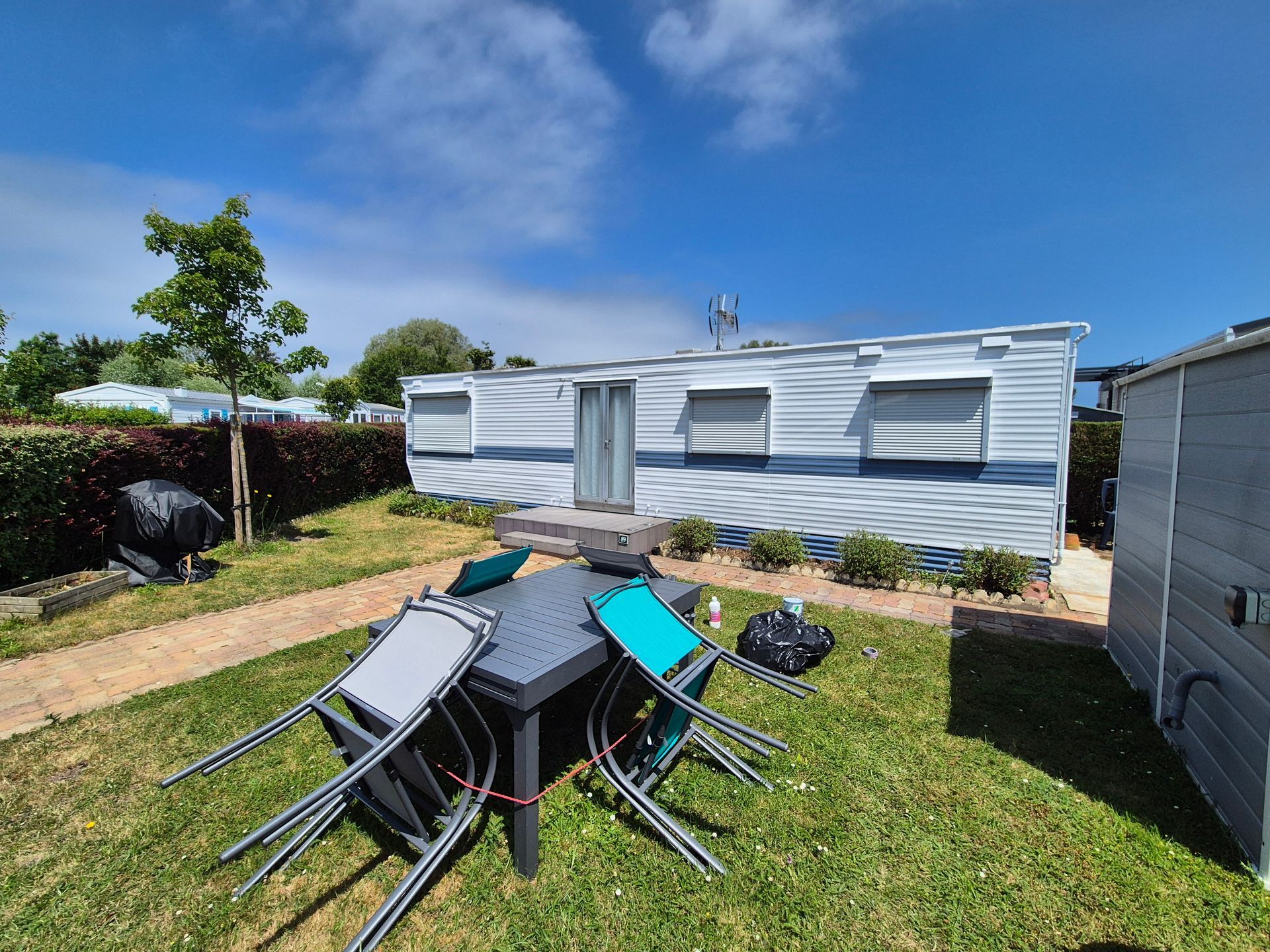 Mobile home entièrement repeint par nos soins
