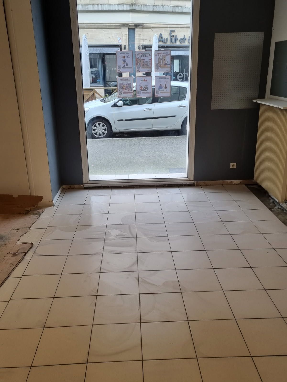 Pose de carrelage dans un cabinet
