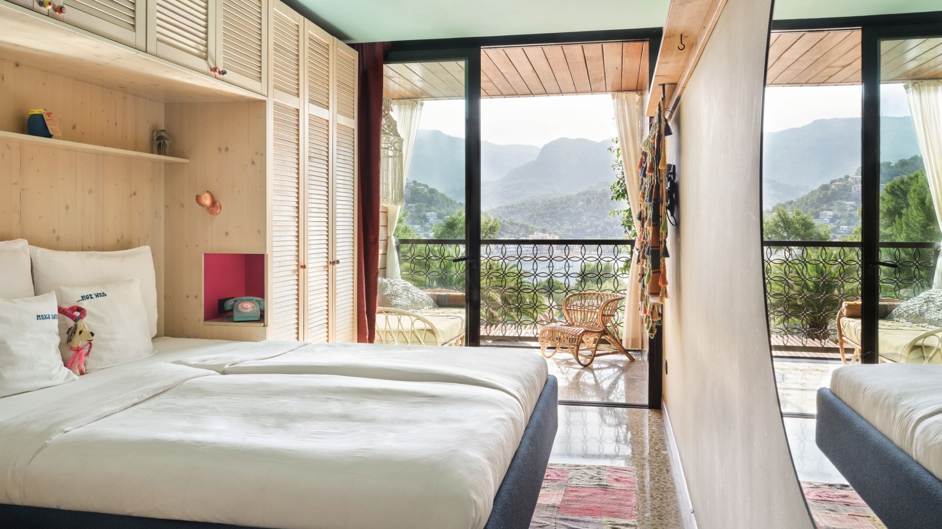 Bikini Island & Mountain Hotels
