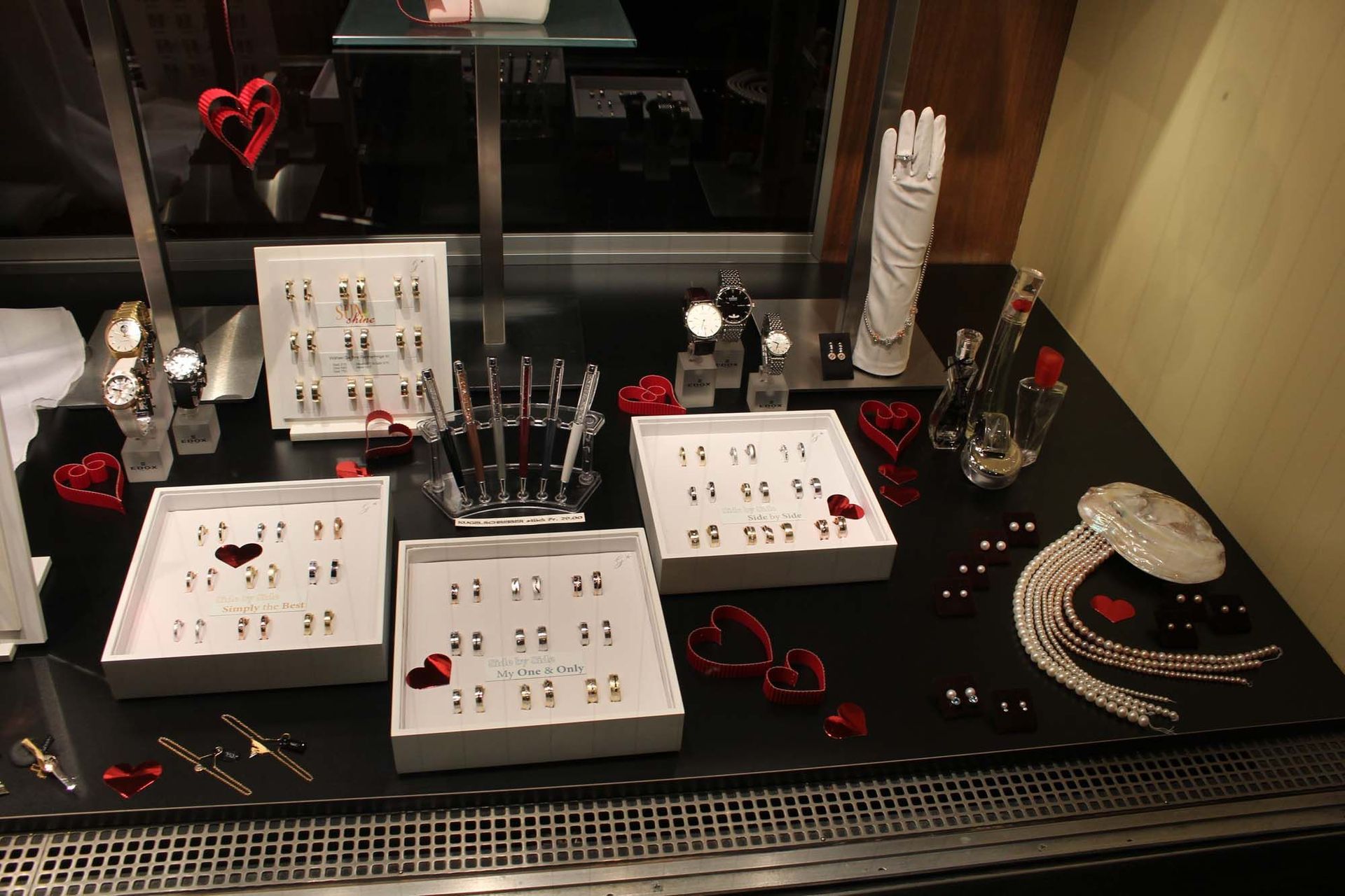 Ringe, Schmckgeschäft - M. Theiler in Uster