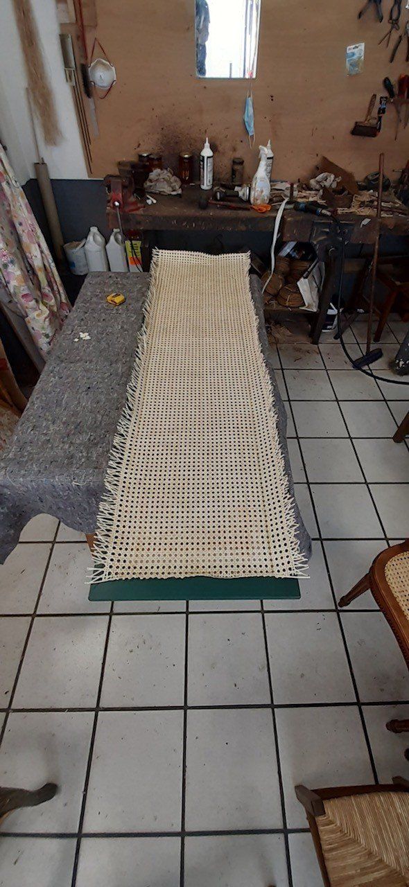 Encadrement porte verte cannage début