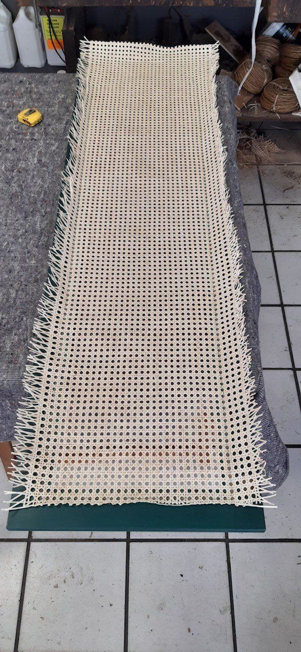 Encadrement porte verte cannage en cours