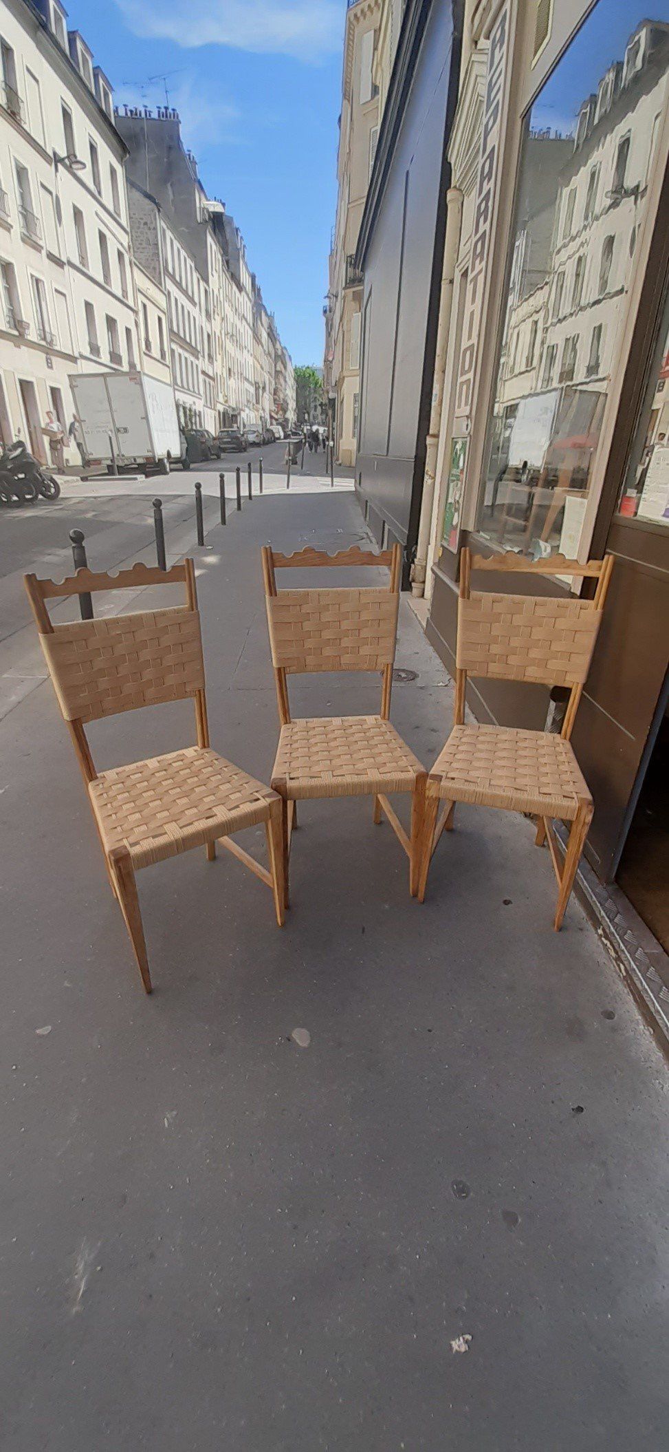 Cannage trois chaises