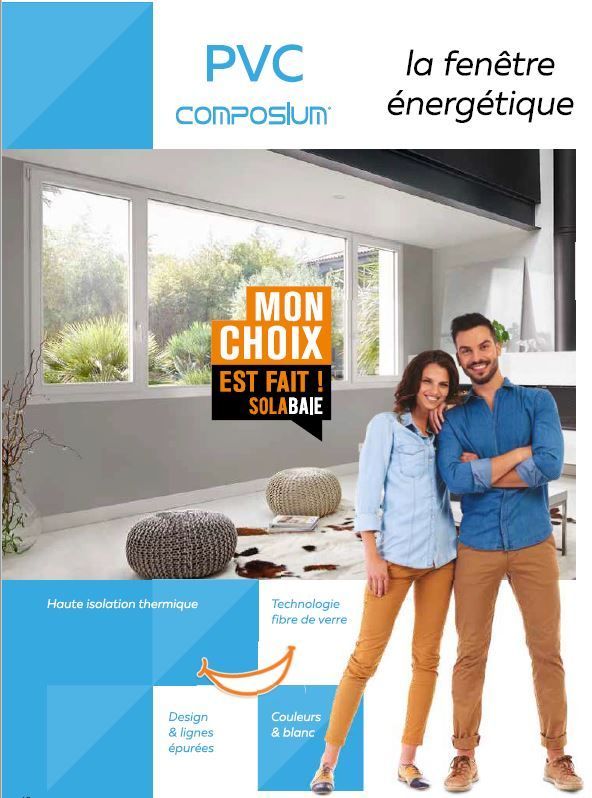 Couple devant des fenêtres Solabaie