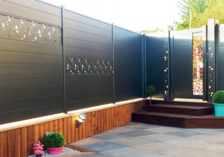 Clôture sur muret bois