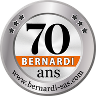 Insigne argenté : « 70 ans ». 