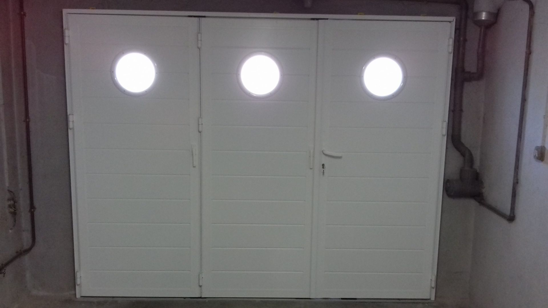 Porte de garage battante 01