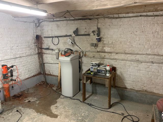Installation de la tuyauterie pour le chauffe-eau