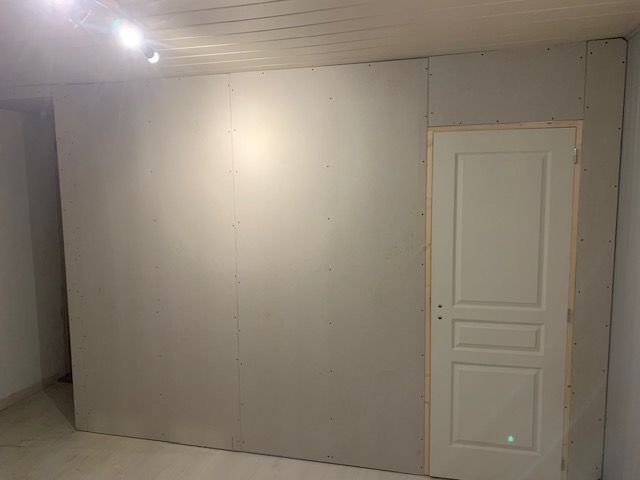 Application de peinture sur les nouveaux murs