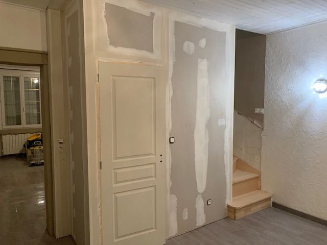 Jointage des plaques de placo pour la cage d'escalier