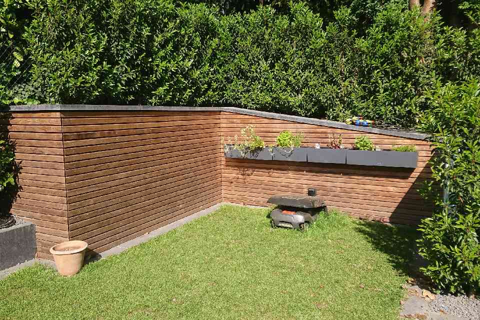 Foto von Holzzaun um Garten,  gefertigt von Thüs Zimmermeister GmbH Zimmerei-Holzbau