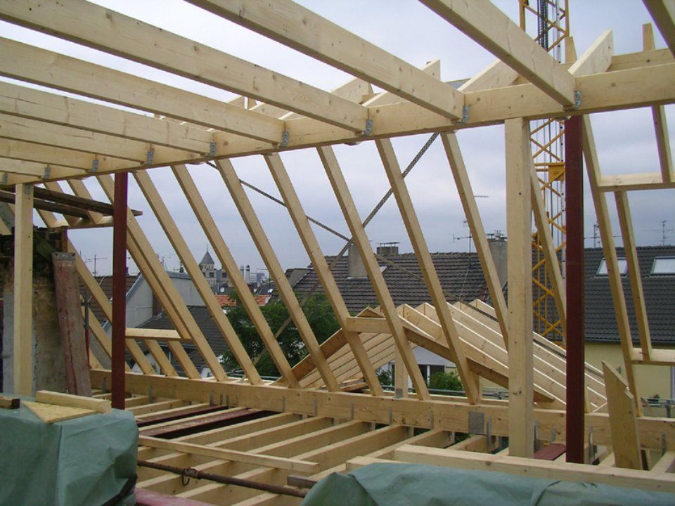 Dachstuhl von Einfamilienhaus, gefertigt von Thüs Zimmermeister GmbH Zimmerei-Holzbau