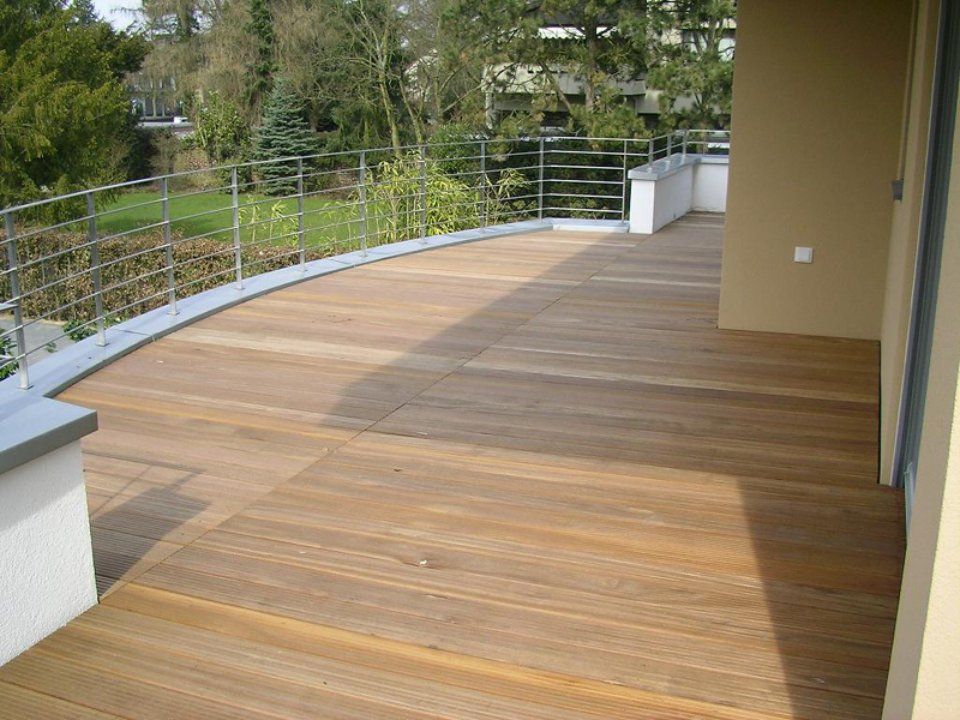 Terrasse aus Holz 1, gefertigt von Thüs Zimmermeister GmbH Zimmerei-Holzbau