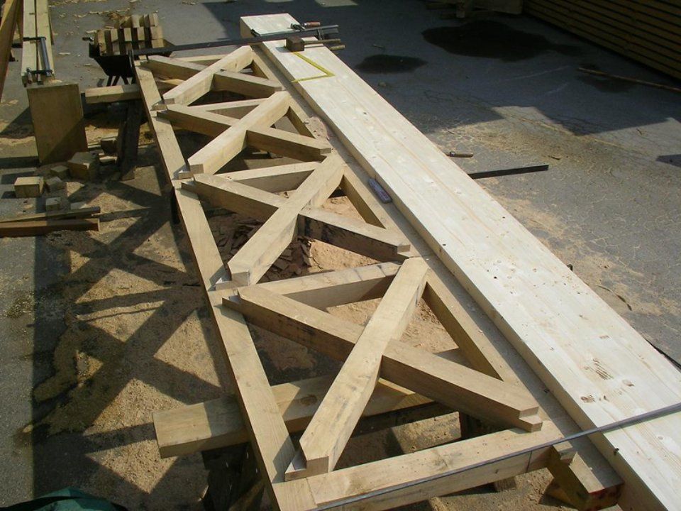 Treppengeländer außen, gefertigt von Thüs Zimmermeister GmbH Zimmerei-Holzbau