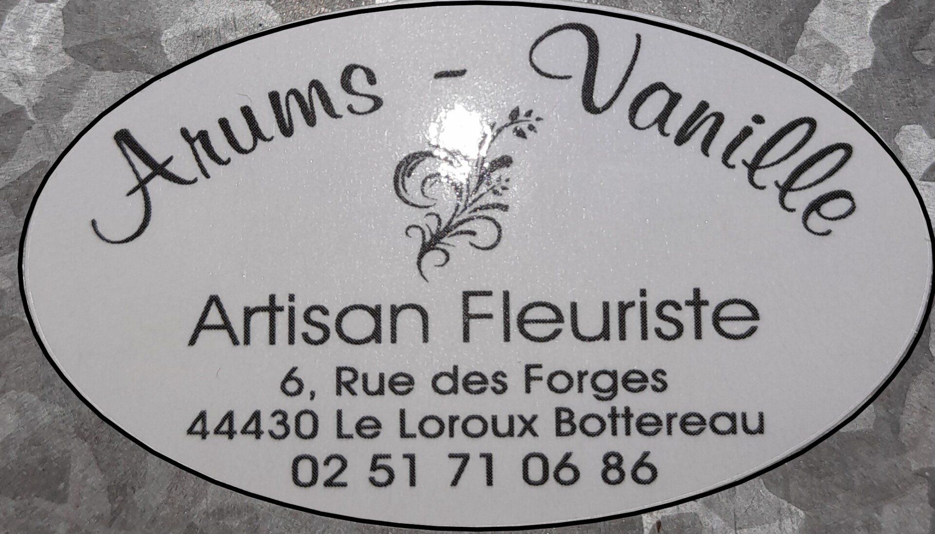 Logo fleuriste Arums Vanille