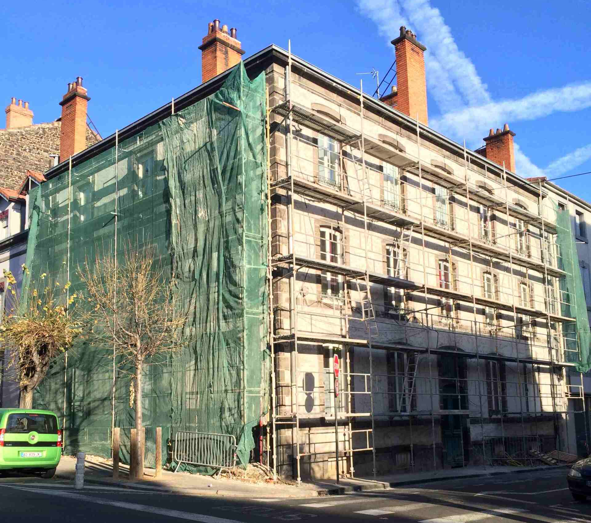 Ravalement d'une façade d'immeuble.