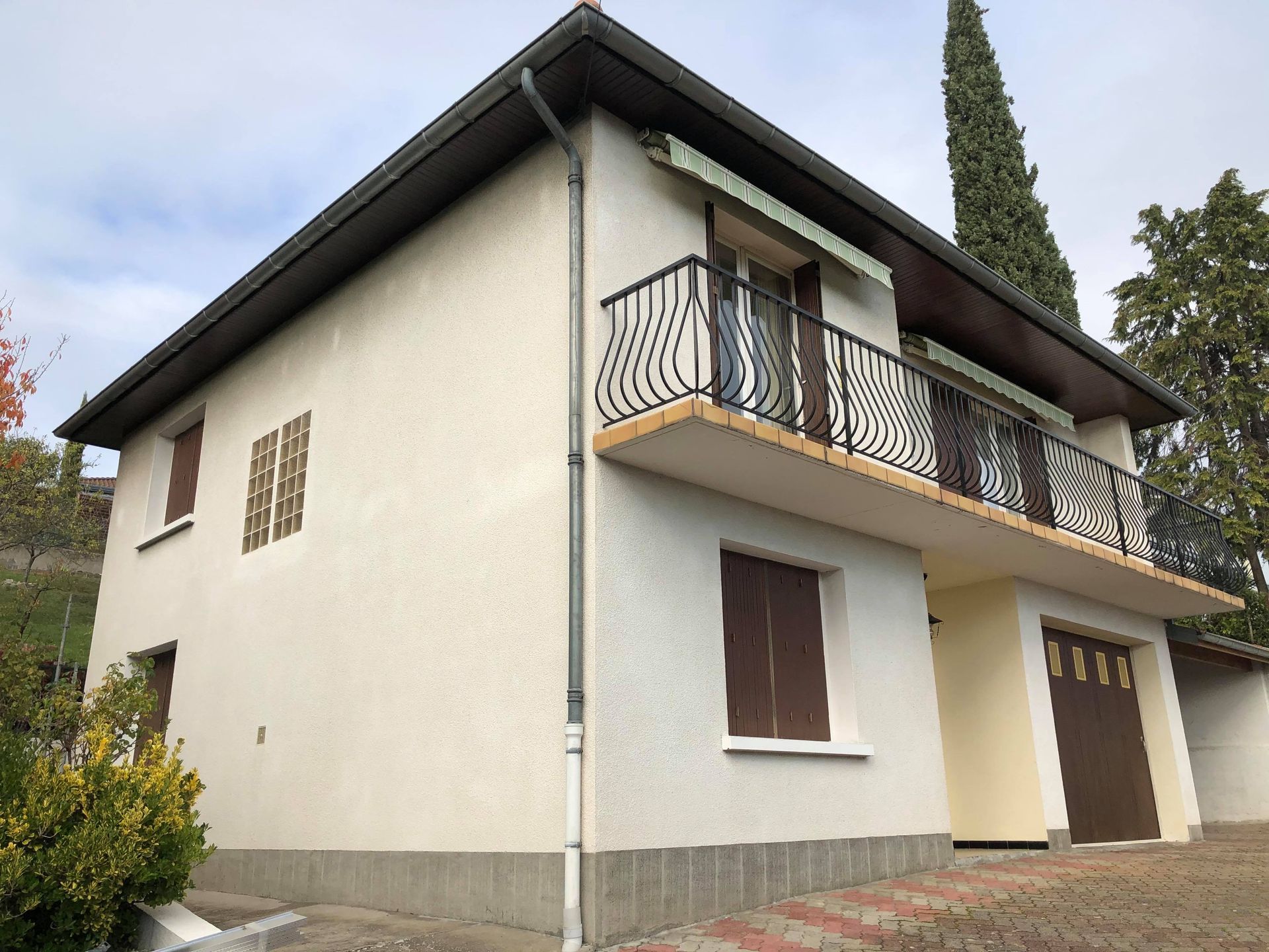 Façade d’habitation avant isolation thermique