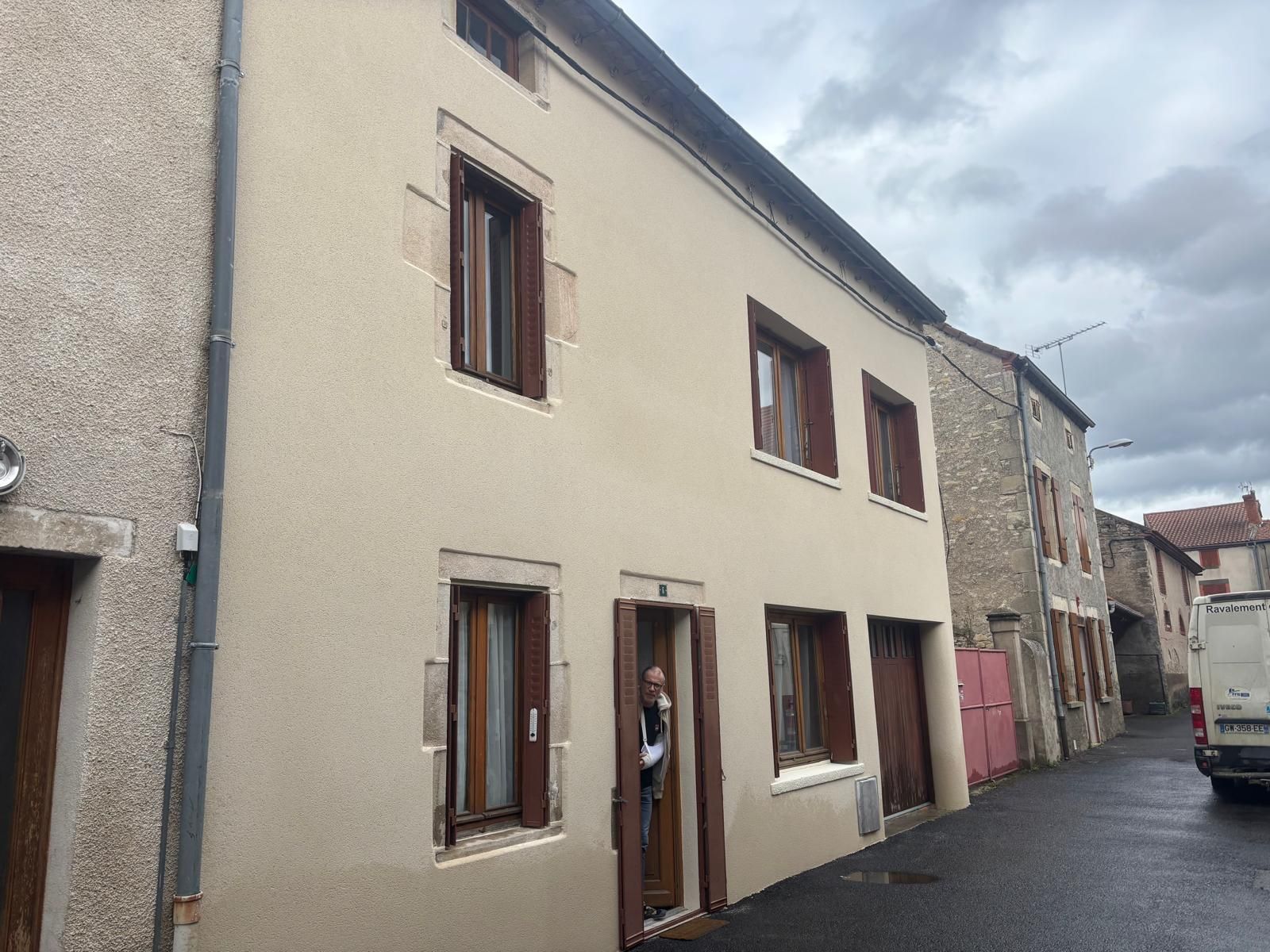 Ravalement enduit projeté