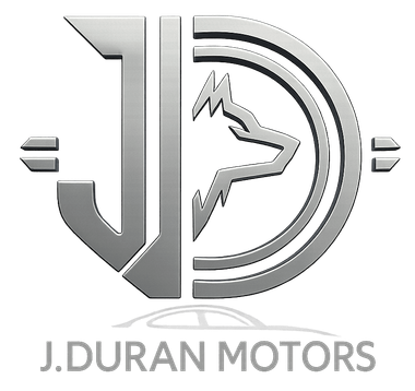 Logotipo plateado con iniciales "JD" y cabeza de lobo, "J. Duran Motors" debajo.