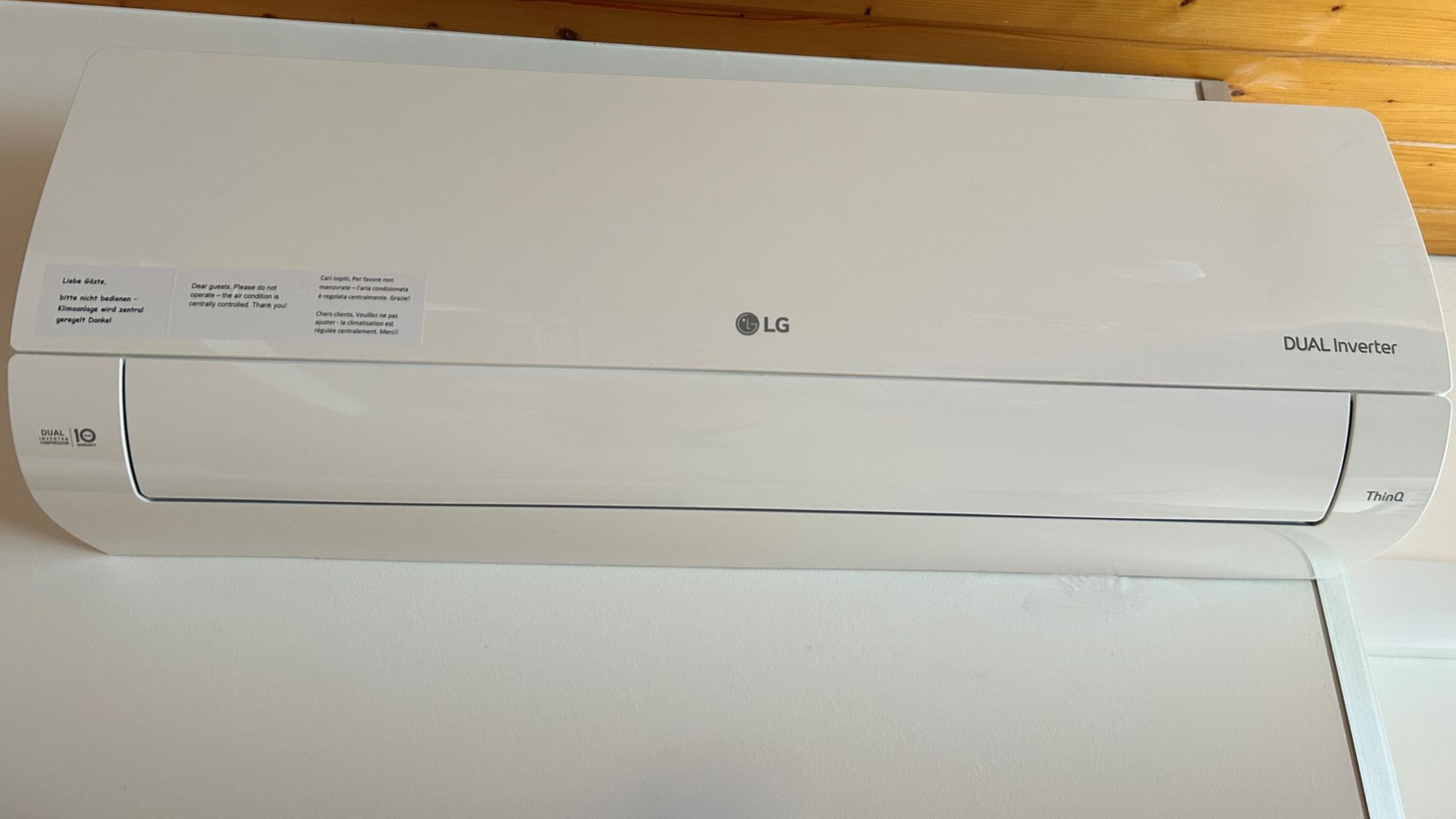 Kostenlos für Gäste der Altstadt-Apartments Bad Radkersburg:     WLAN (in der gesamten Anlage - Haus und Garten).  Idyllischer Innenhof mit Gartenmöbeln, Sitzauflagen, Sonnenliegen, Weber-Grill.
    Terrasse mit Gartengarnitur im Apartment 1. Stock 