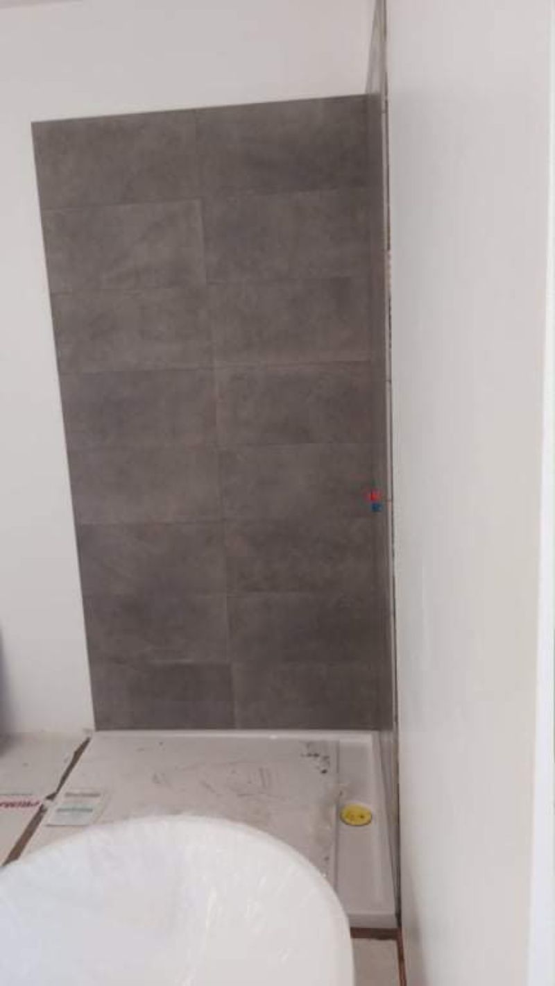 Aanleg badkamer grijs