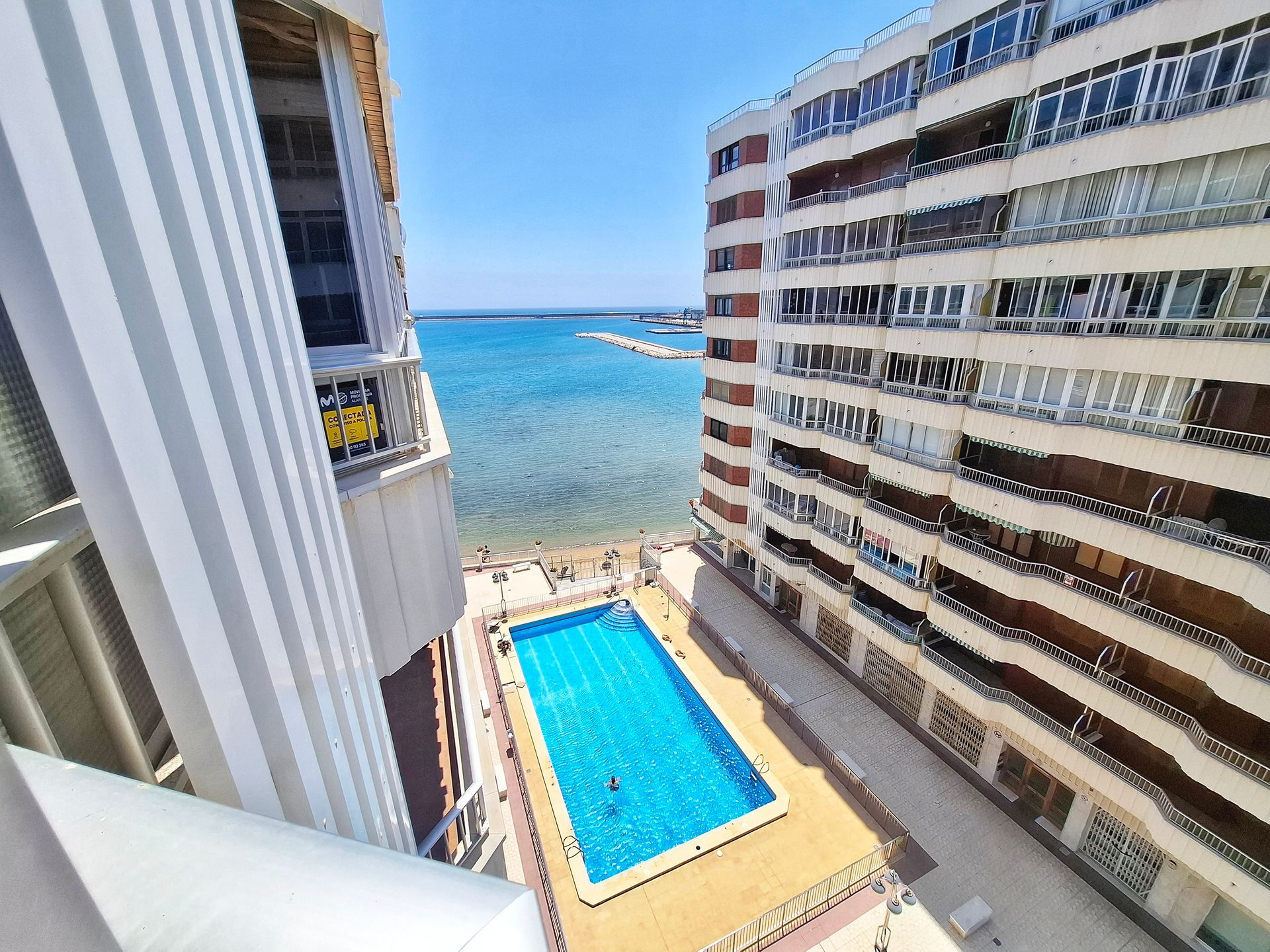 PISO 3 DORM y 2 BAÑOS, CON VISTAS AL MAR en EDIFICIO NAVAMARES