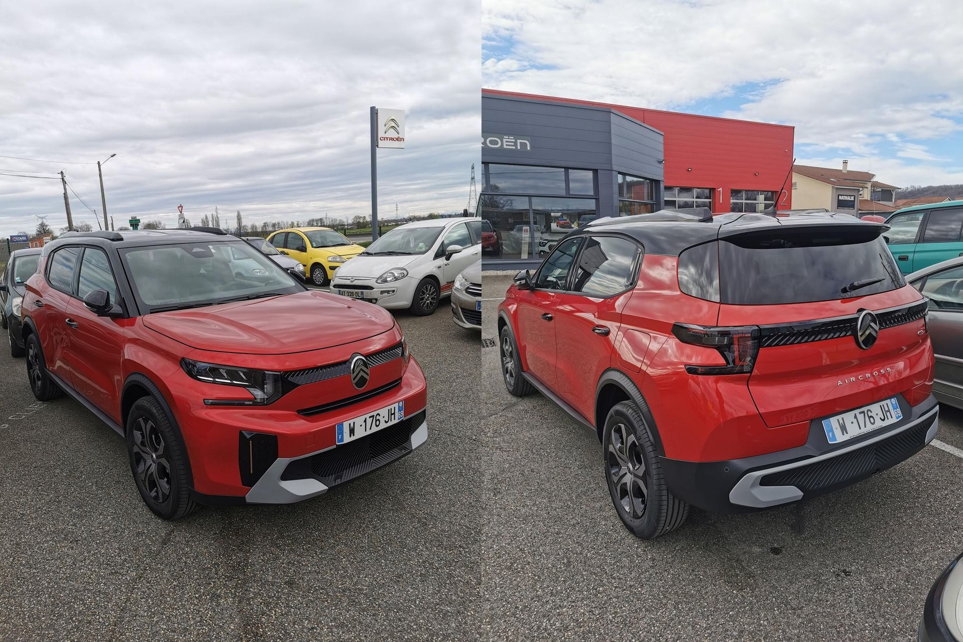 Voitures Citroën garées devant une concession moderne rouge et grise