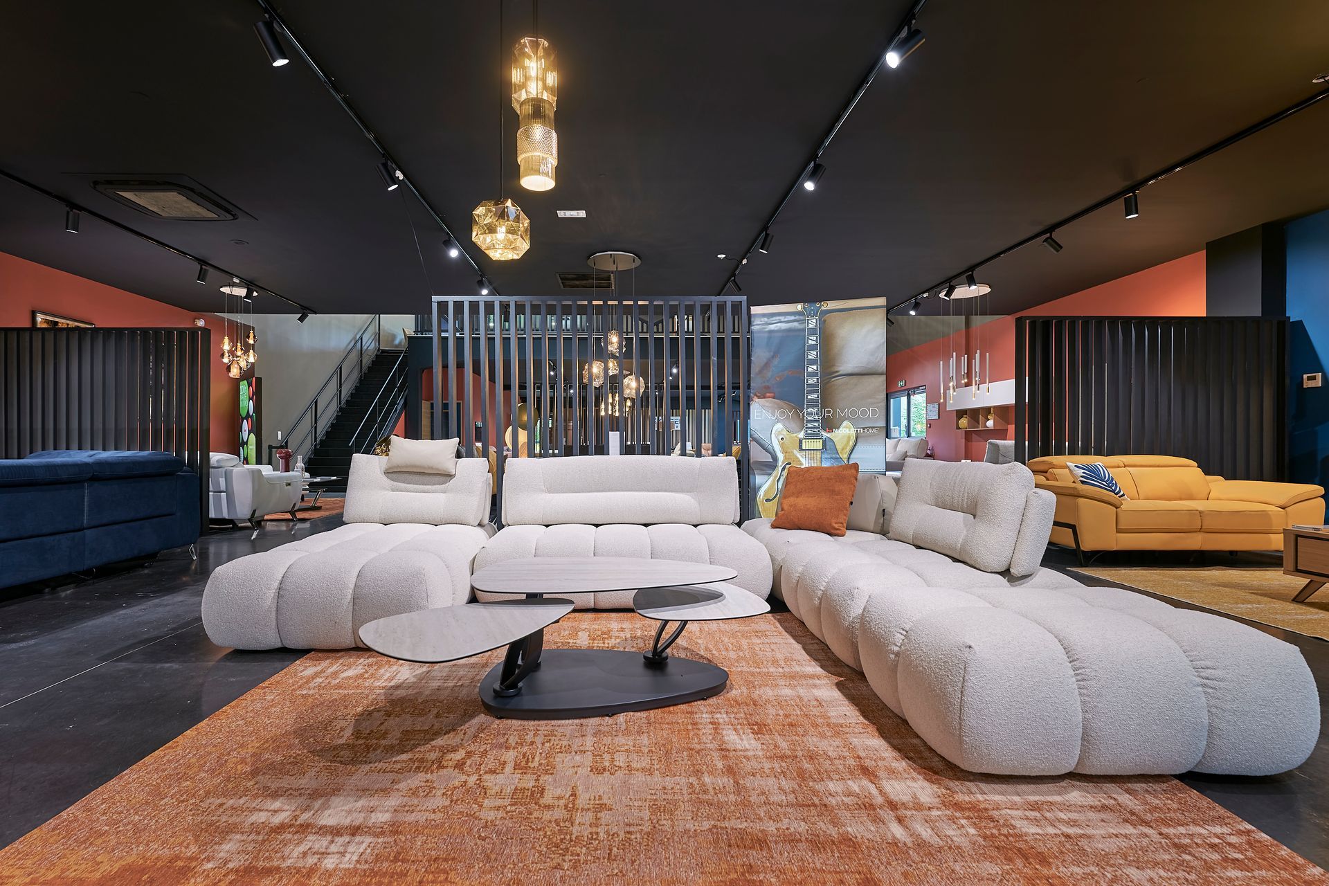 Un canapé blanc moelleux