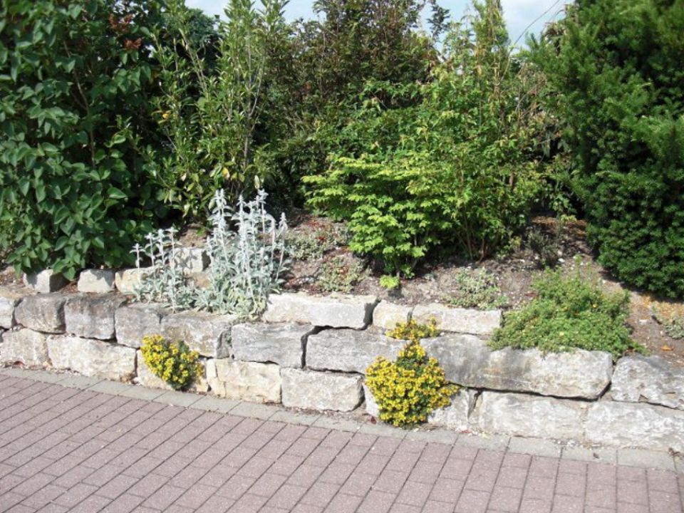 Gartengestaltung mit Naturstein von Flach & Uysmüller GbR