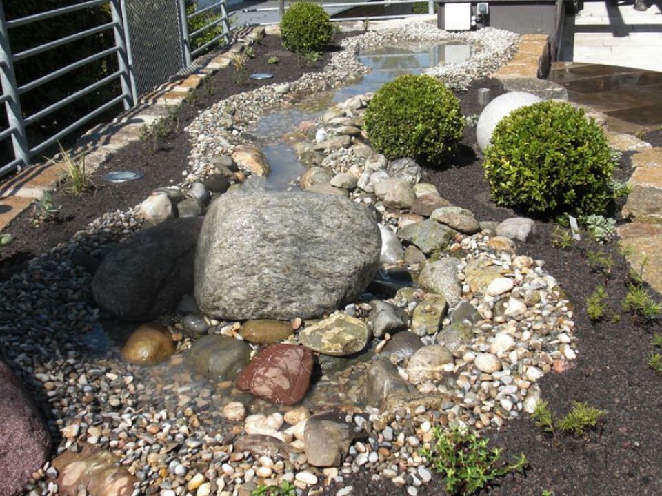 Bachlauf von Flach & Uysmüller GbR gestaltet