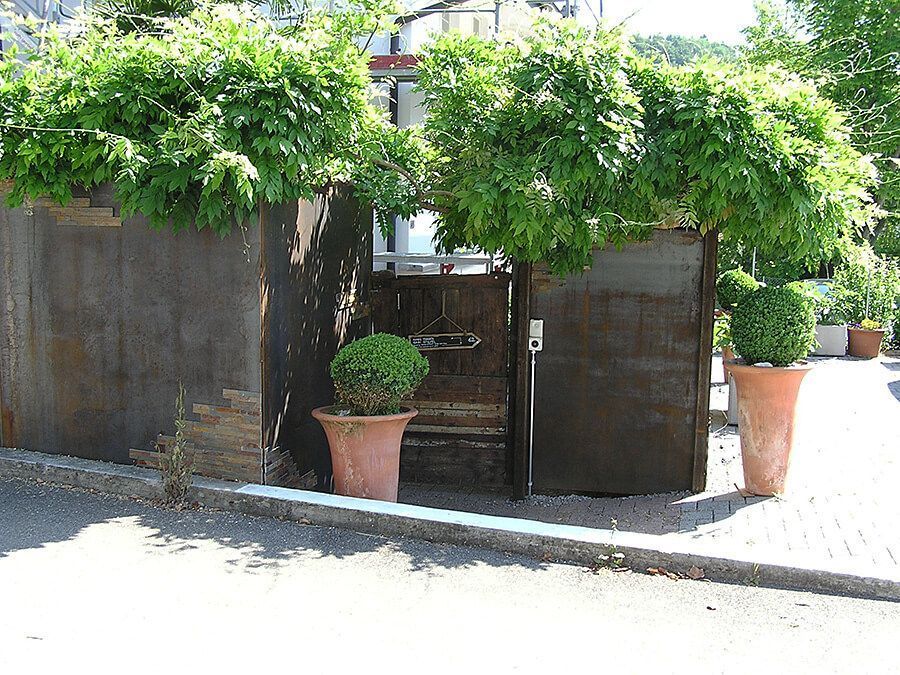 Stahltor, das von der eberle + partner ag gefertigt wurde