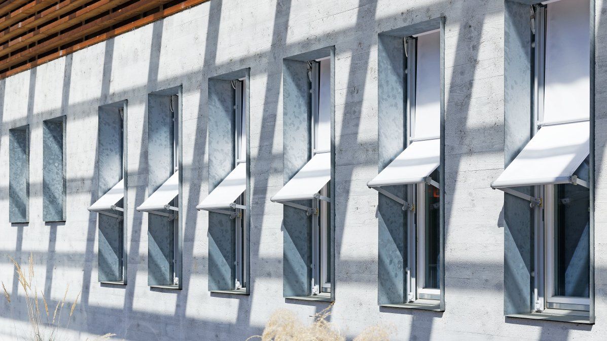 Série de stores à projection