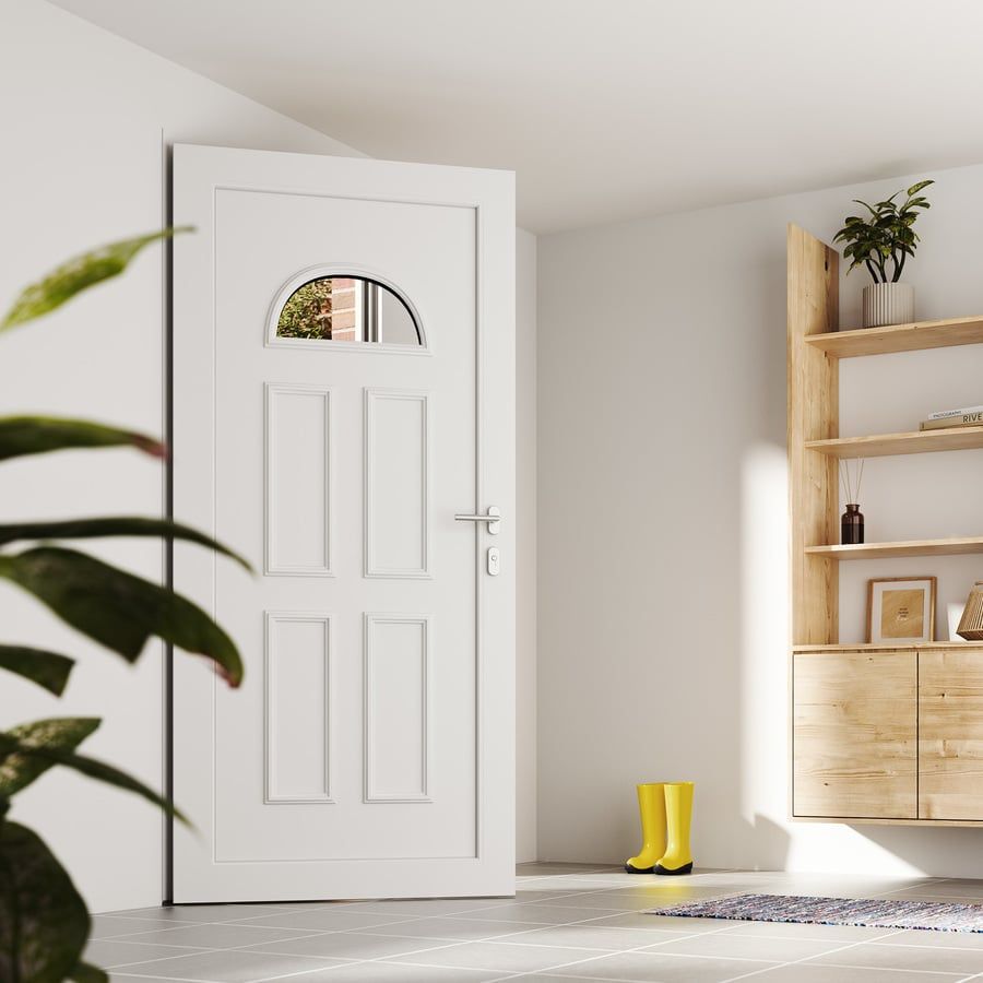 Une porte blanche mi-ouverte