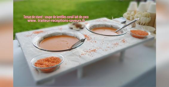 Tenue de stand : soupe de lentilles, corail et lait de coco