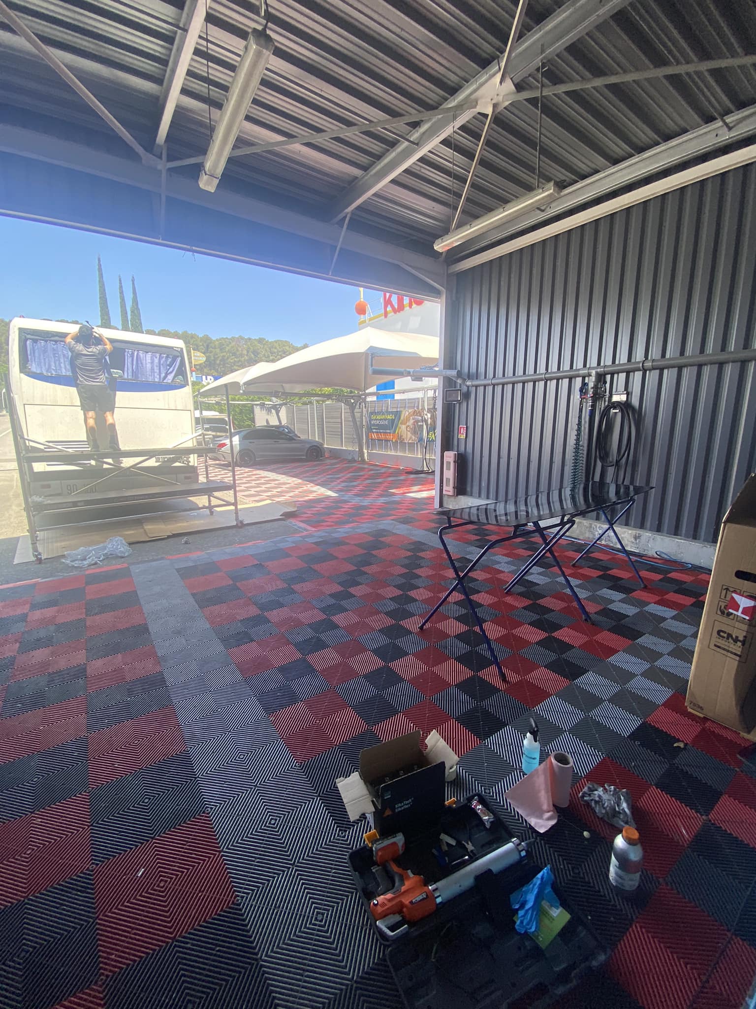 Espace pour changement vitrage auto