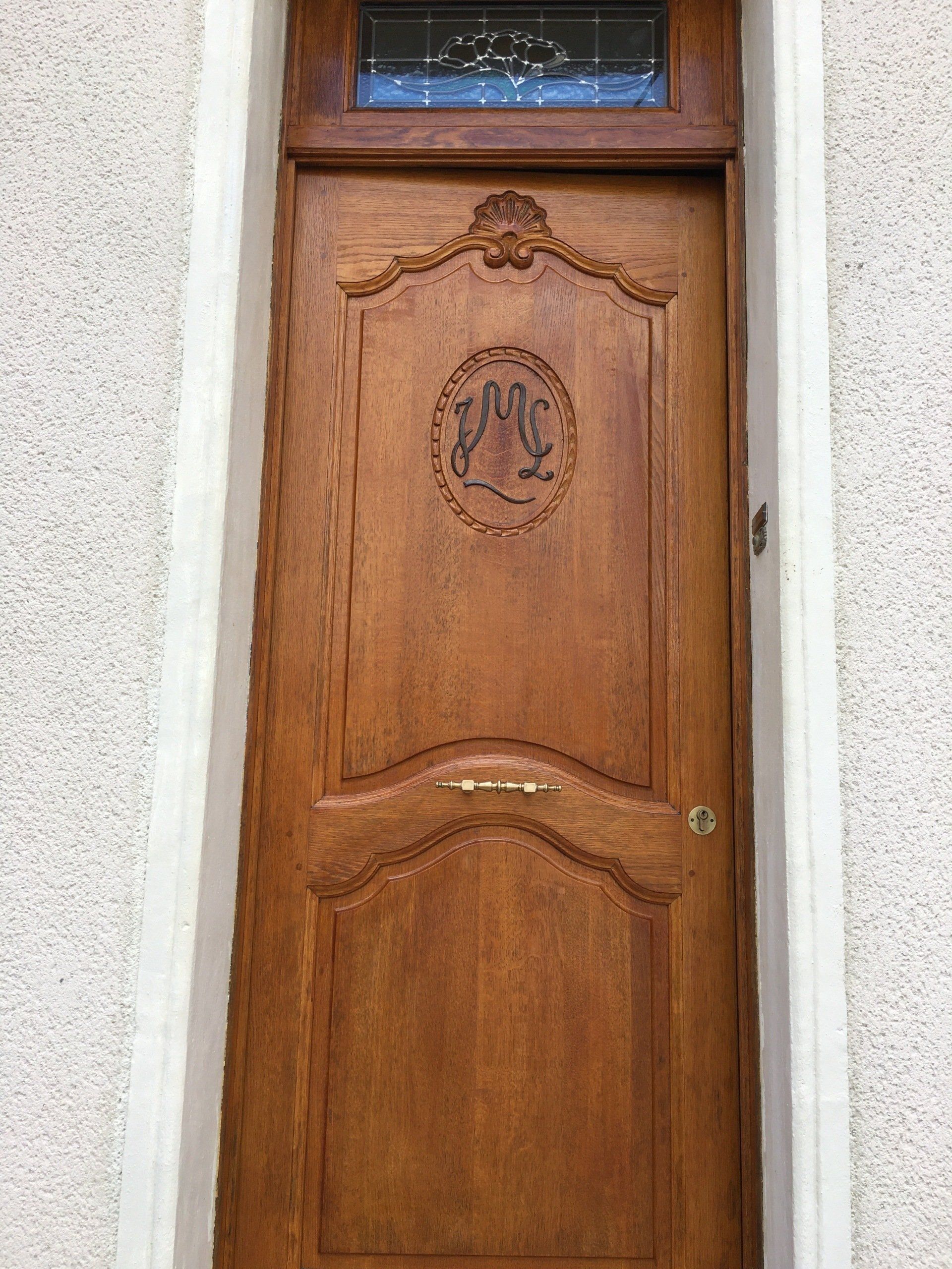 Porte d'entrée en bois