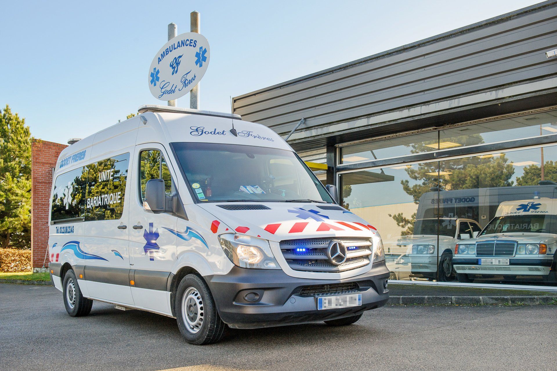 Des véhicules ambulanciers dotés de matériel performant récent