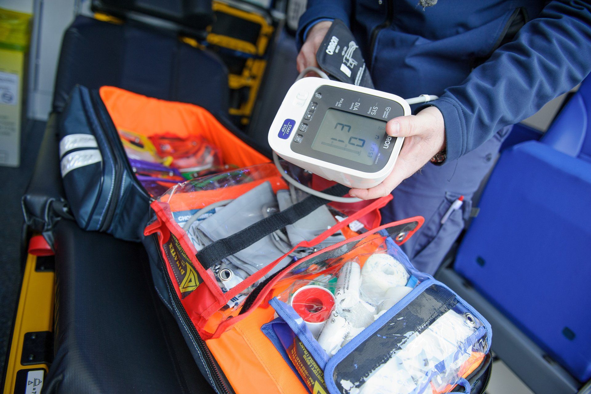 Soyez accompagné par un auxiliaire ambulancier professionnel