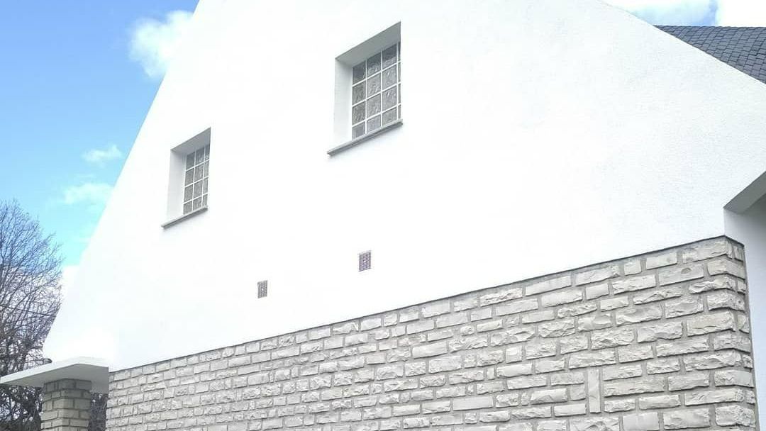 Une façade blanche