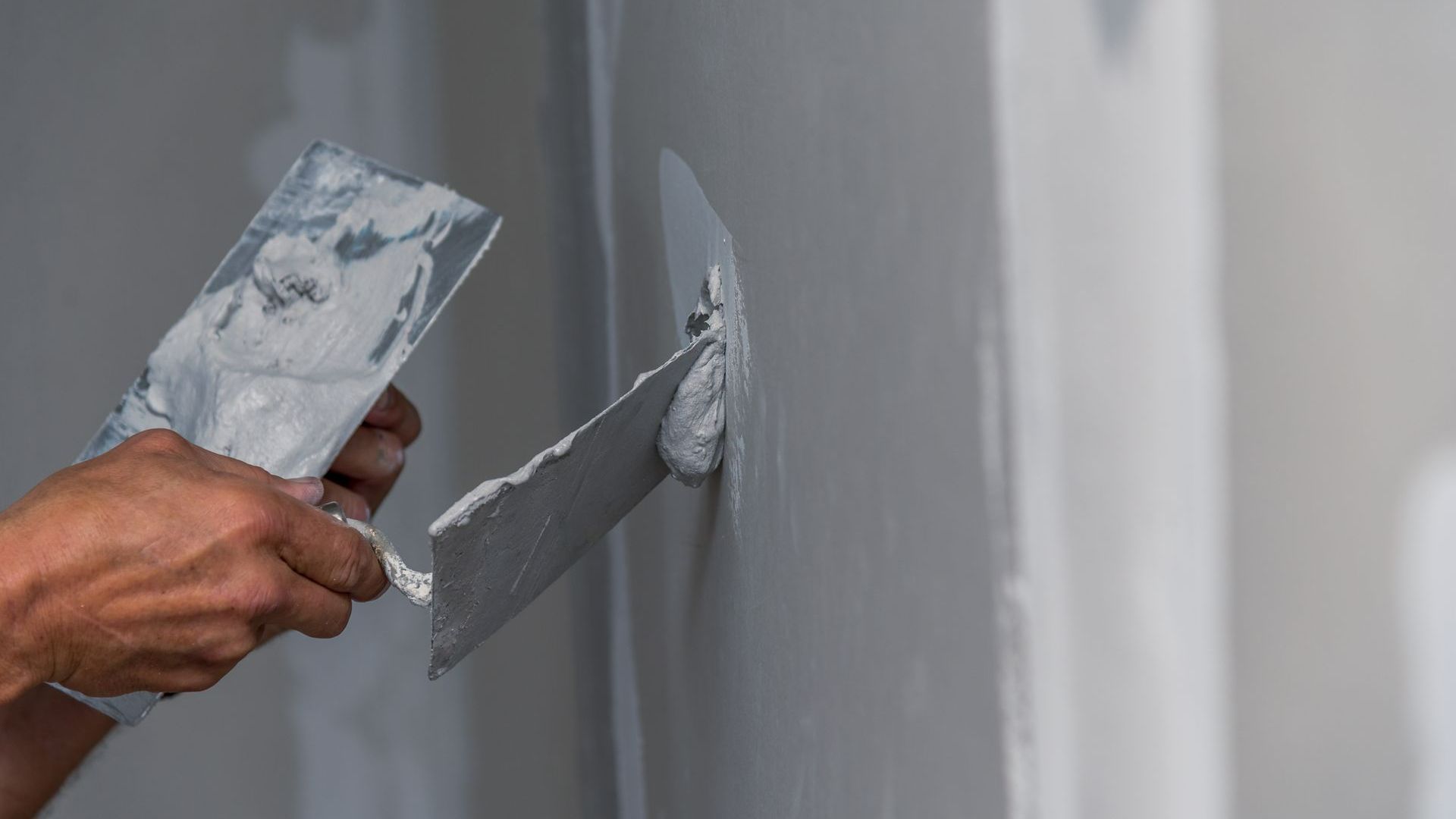 Mur en plâtre en rénovation