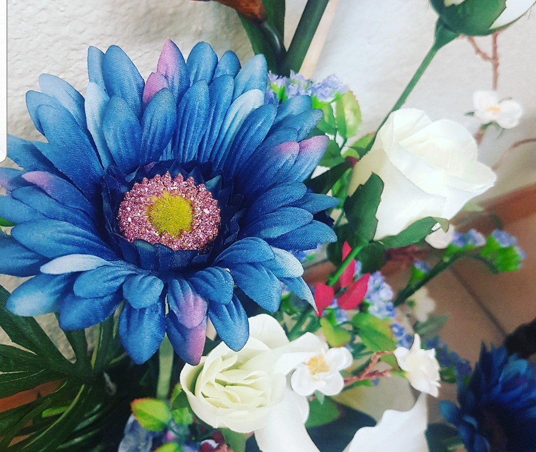 Fleur bleue artificielle
