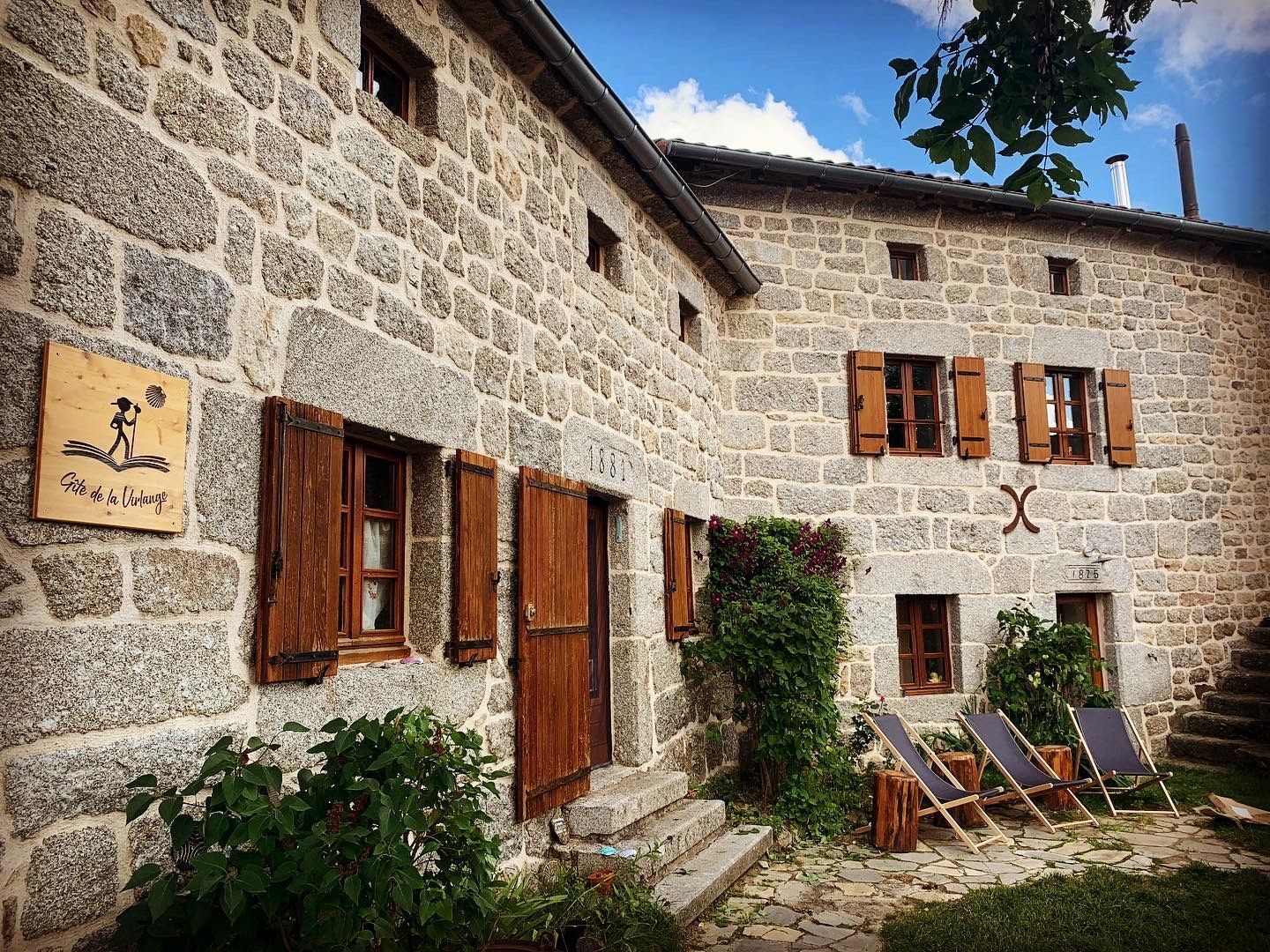 La façade du Gîte de la Virlange