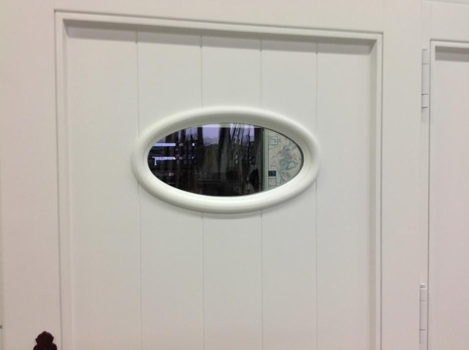 Krumbein GmbH, Detail einer weißen Haustür