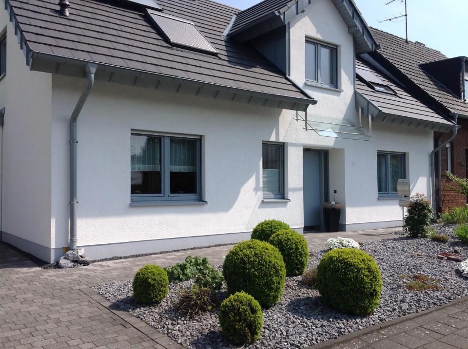 Krumbein GmbH, Fenster, weißes Haus