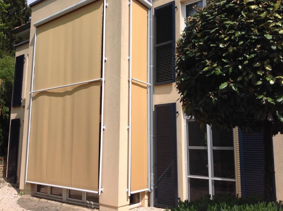 Krumbein GmbH, Sonnenschutz bei zwei Fenstern