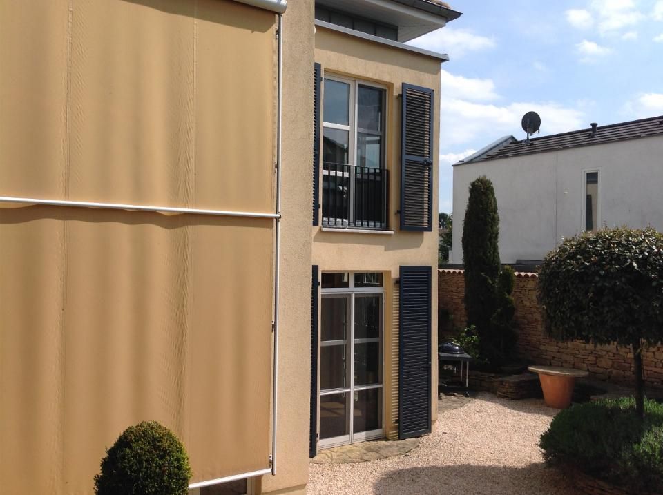 Krumbein GmbH, zwei Fenster übereinander