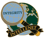 Insigne avec globe terrestre, loupe au-dessus de la bannière « INTÉGRITÉ » et « INTELLENET ».