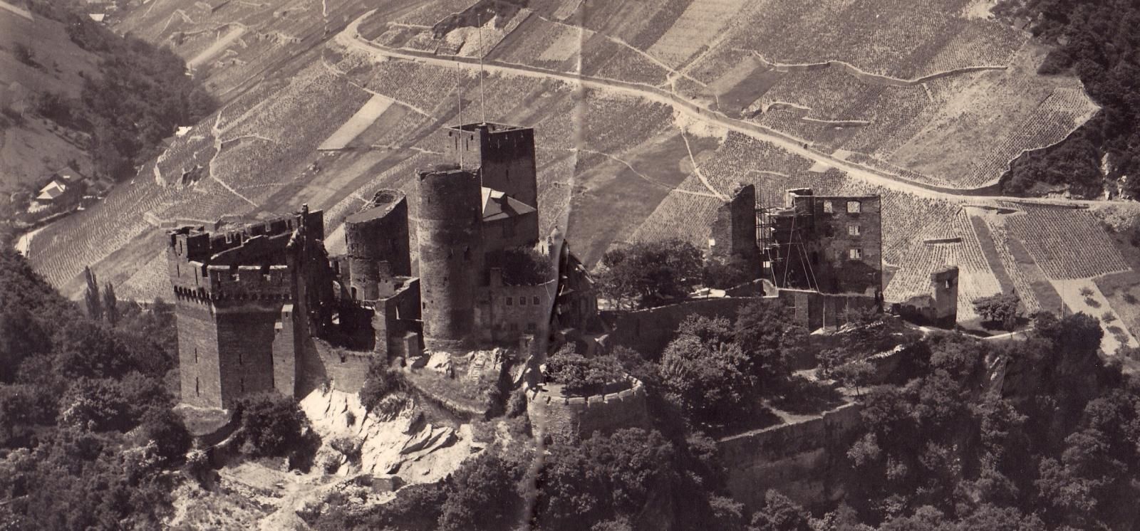 Ruine der Burg Schönburg um den beginn des 19. Jahrhunderts