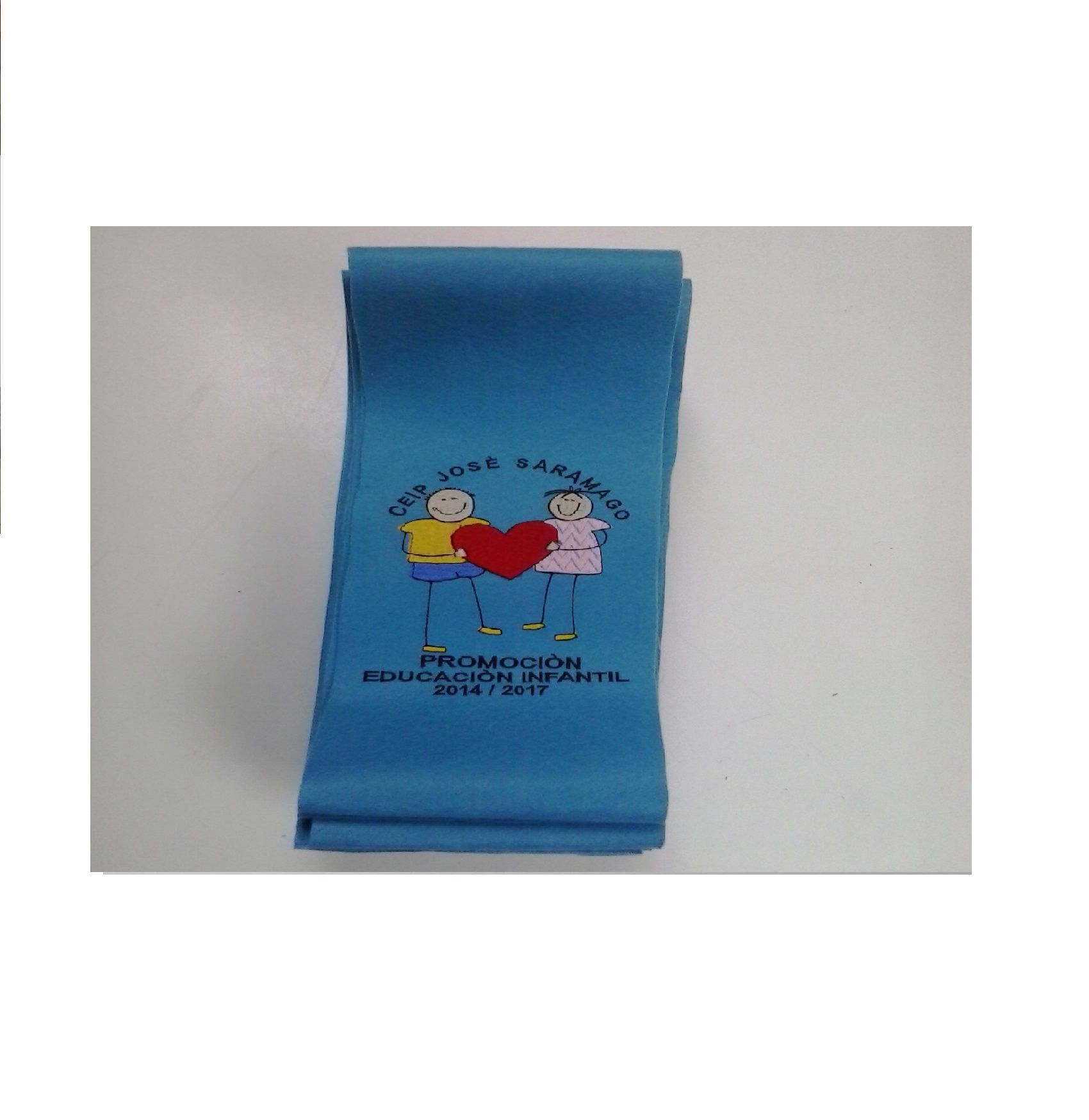 Funda aislante azul para botella con un dibujo animado y texto sobre fondo blanco.